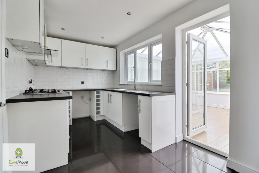 Kitchen - EweMove Cannock