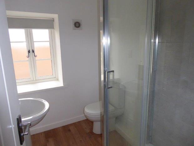 30aHighStreetShowerRoom