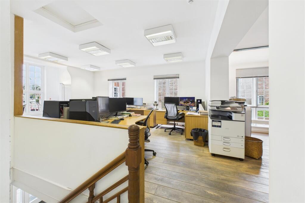 Somerset House, Taunton TA1 1SF | Hollis Morgan Li