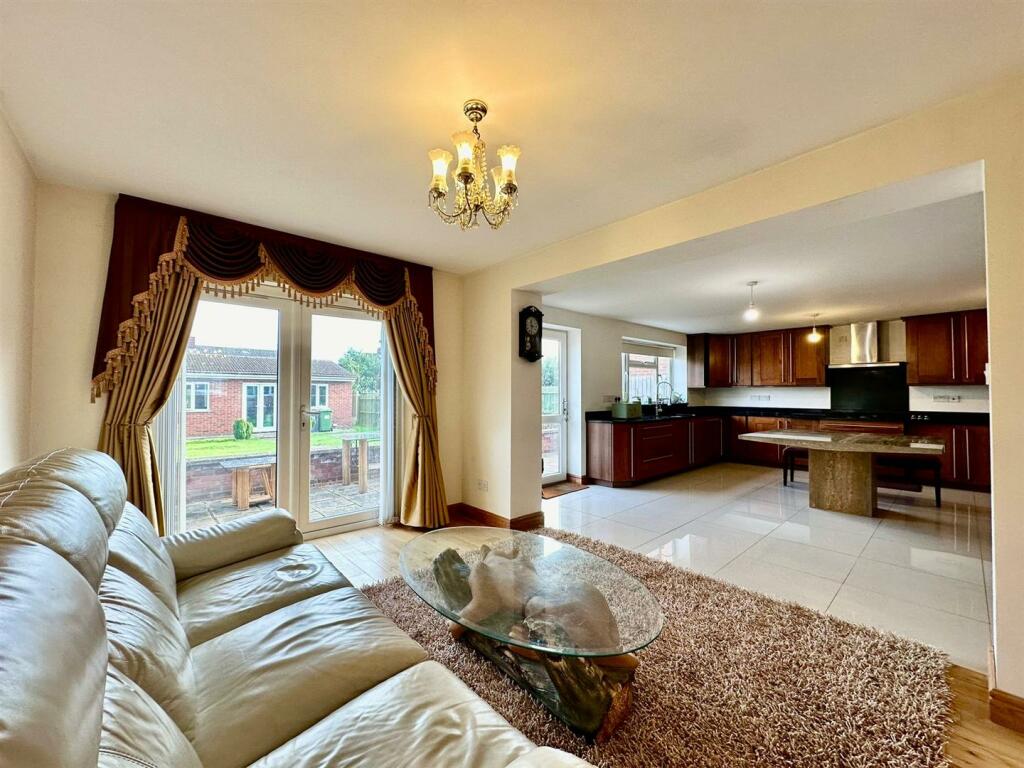 WhatsApp Image 2024-12-09 at 13.59.11_e97c9f97.jpg