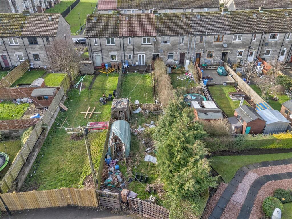 27 Balmoral Avenue Dundee-2.JPG