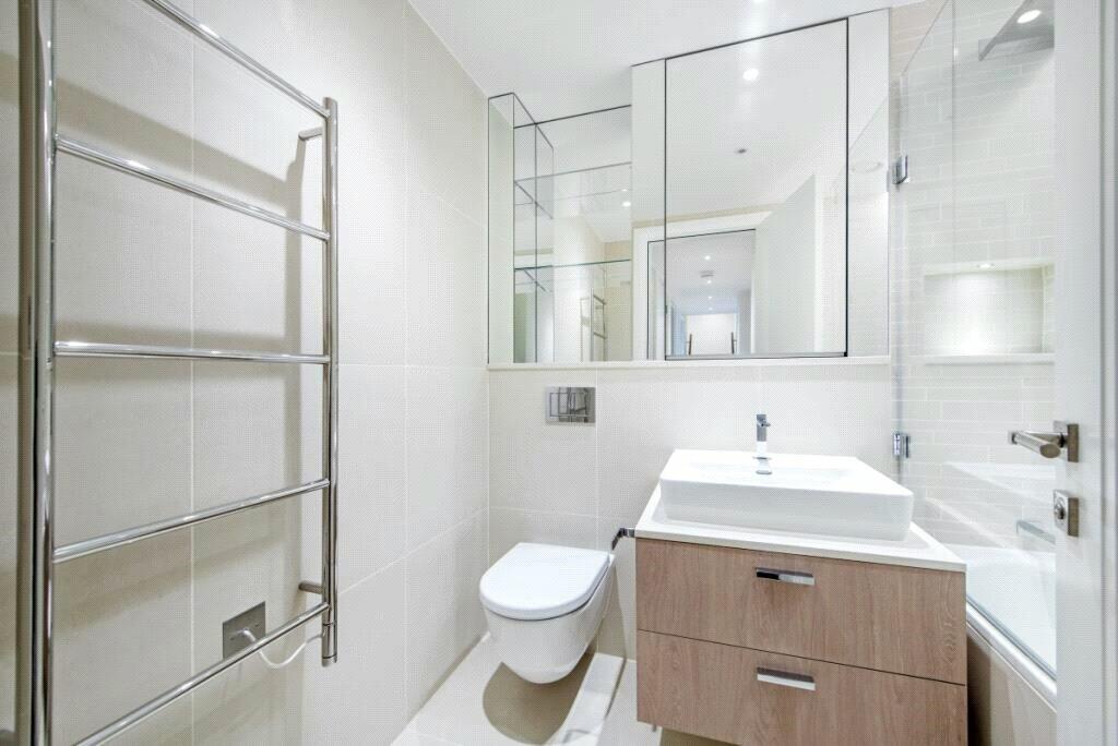 En-Suite Bathroom