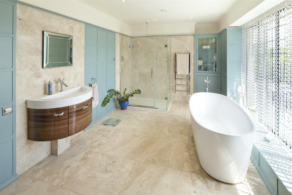 Little Mariners, principal en suite.jpg
