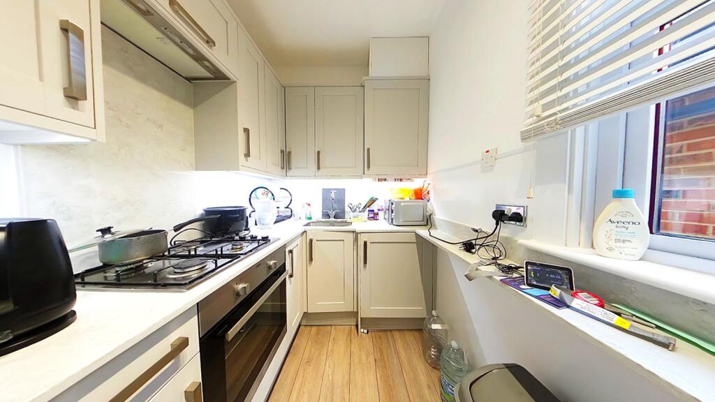 Flat 1 Kitchen