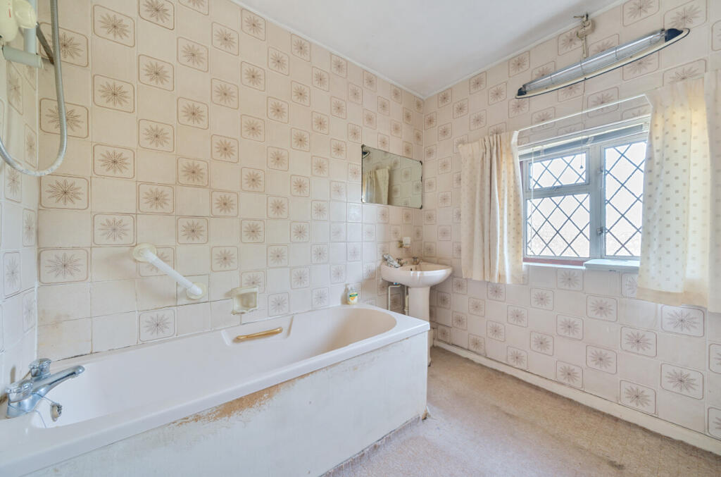 1334448-9-689b183...