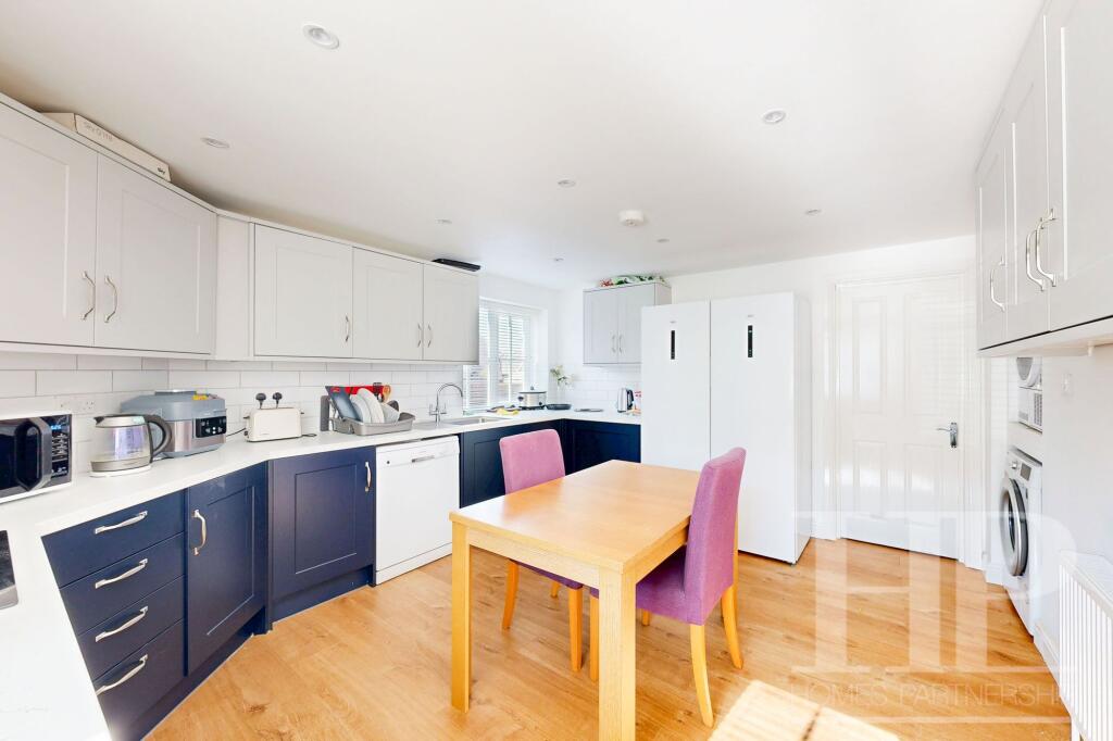 Communal Kitchen / DiningArea