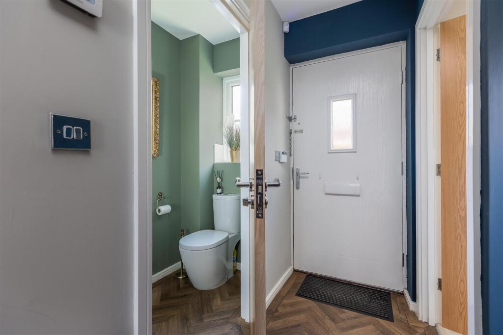 Ploughlands Grove 4 Hallway-2.jpg