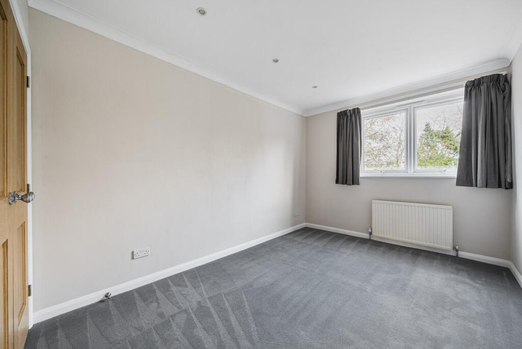 1382849-7-691c76b...