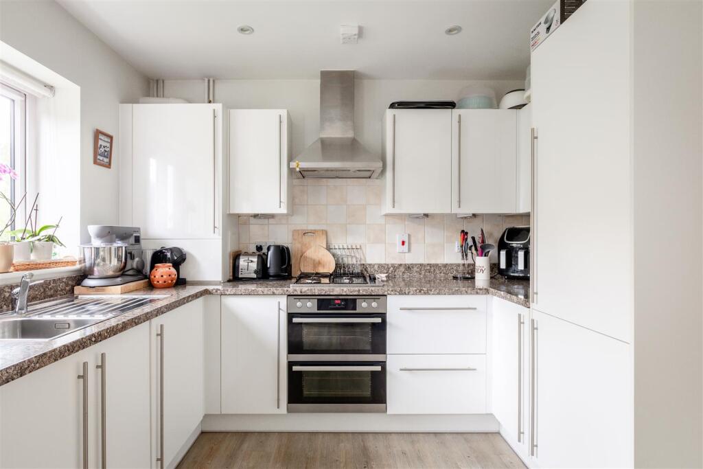 64 Lexington Drive-4.jpg