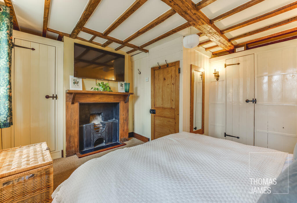 Turkey Street, wood panelling