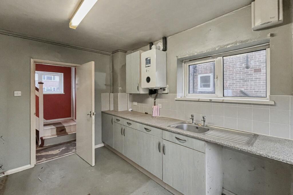 52 Kingscroft Road, Banstead, Surrey, SM7 3LY