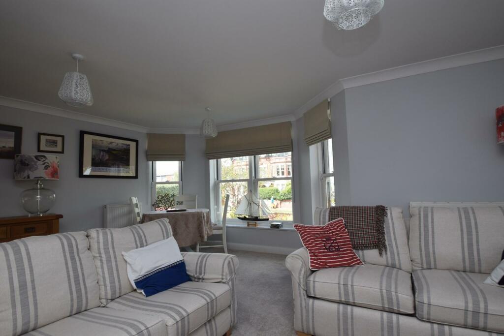 4 Badgers Court Dining Area.JPG