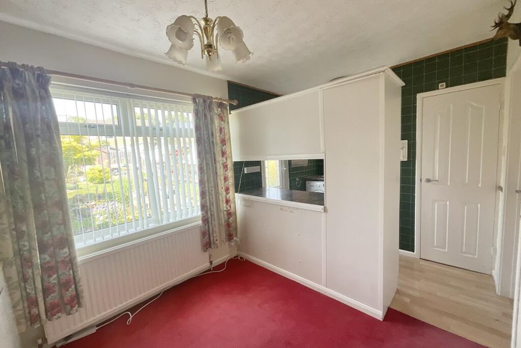 Kitchen/ Dining 