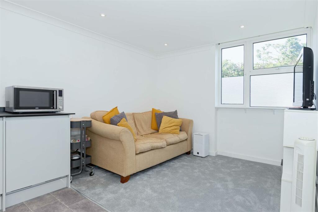6 Carlton House_3.JPG
