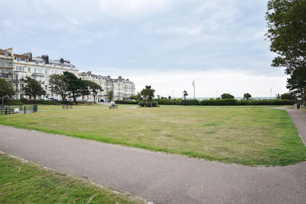 Warrior Square gardens