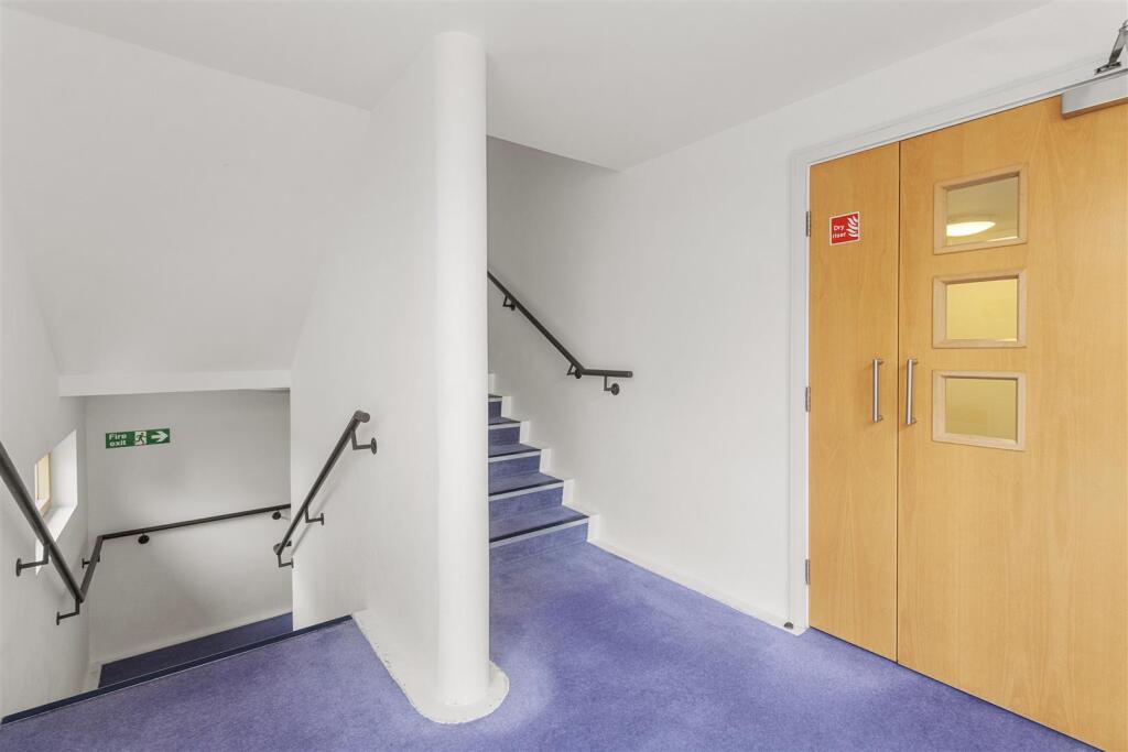 communal landing #4.jpg