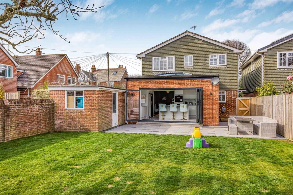 53 Fourth Avenue, Havant-Small-PorticoMarketing-So