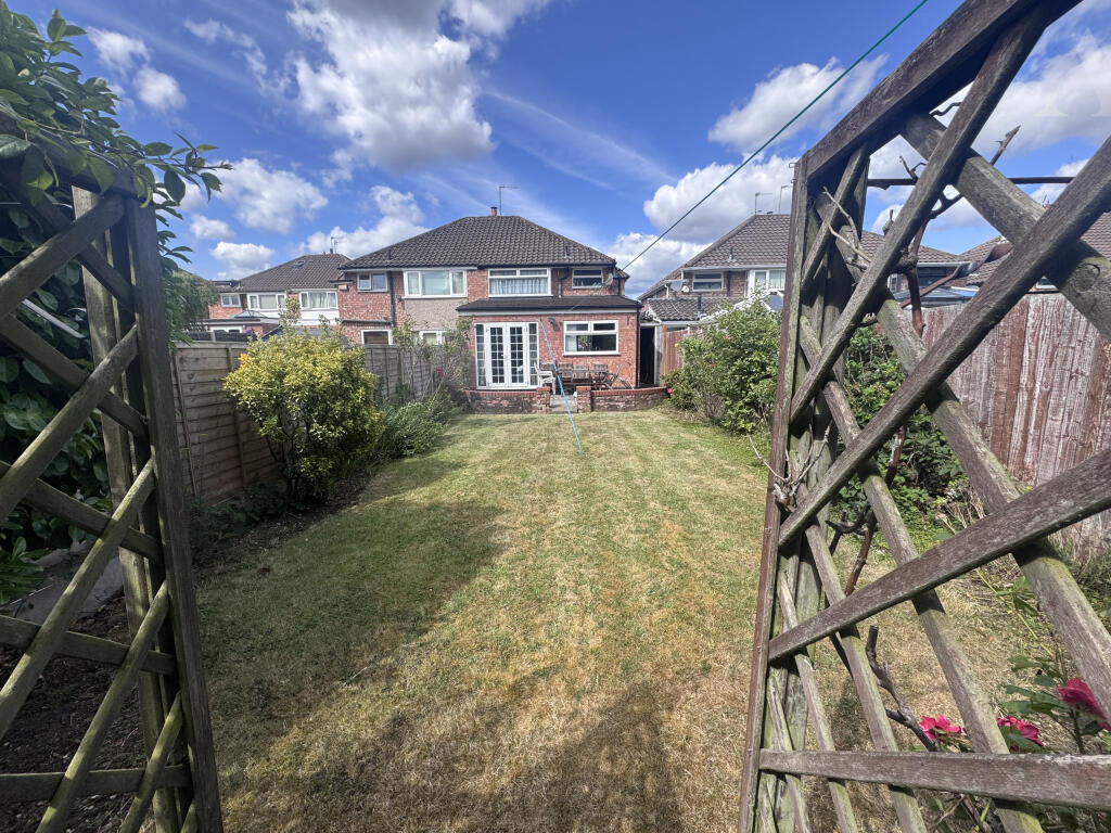 14 Quinton Close Garden 2