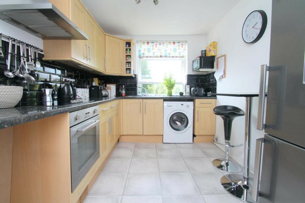 Kitchen (Main)