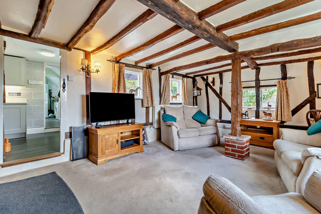 8618375-interior0...