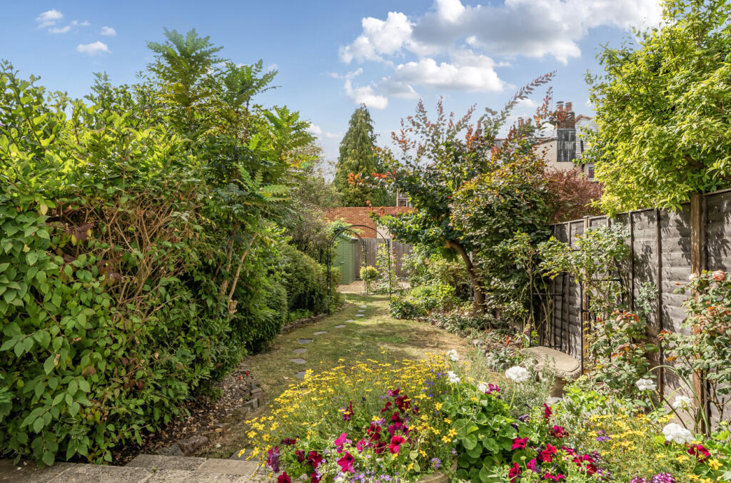 1332585-8-68adc66...