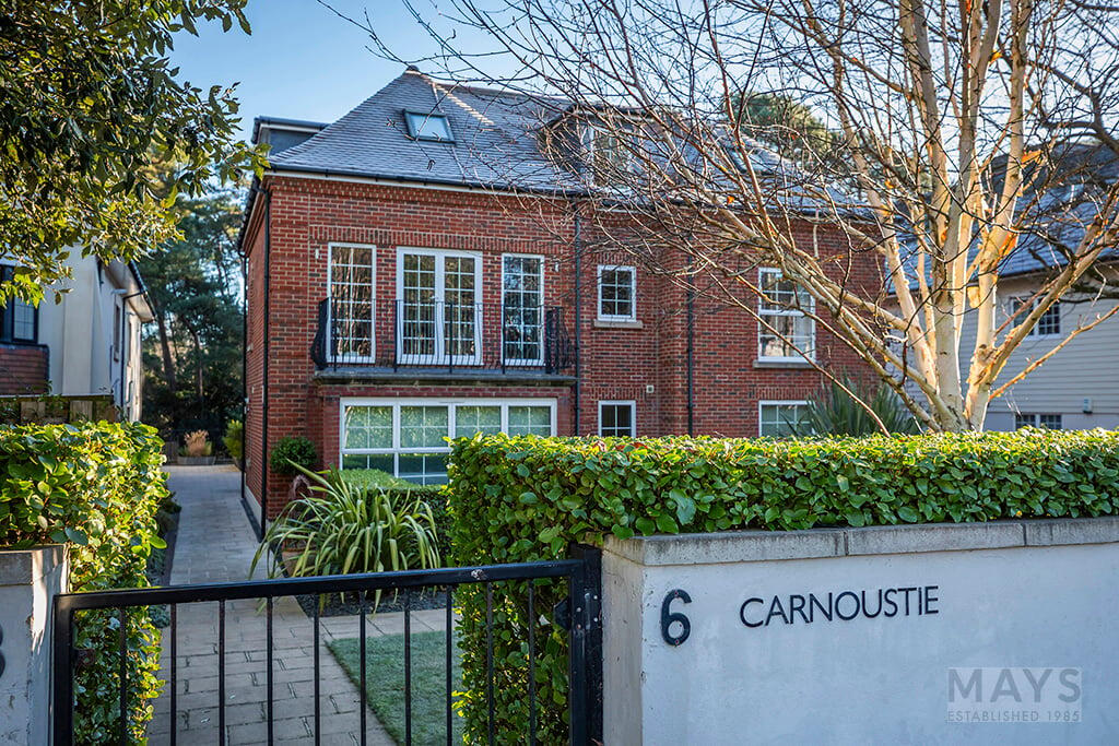 Carnoustie 6 Compton Avenue, Lilliput, BH14
