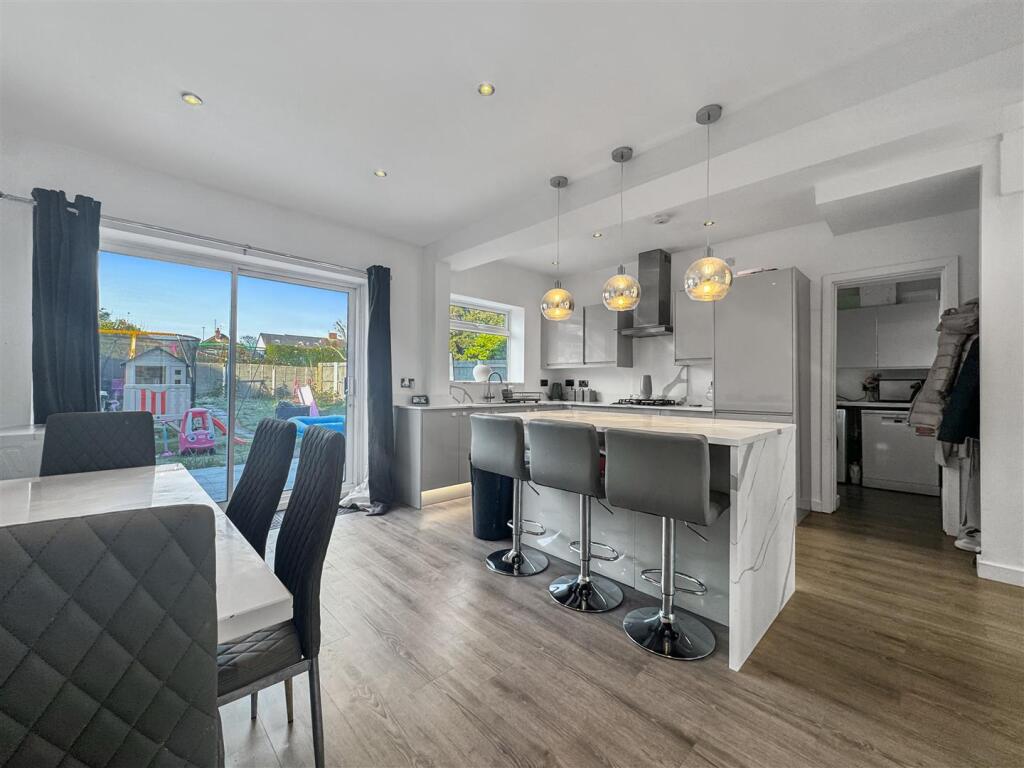 Dining Kitchen