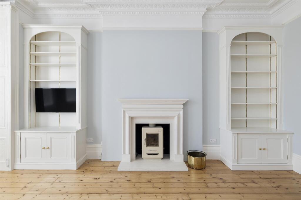 Agent &amp; Homes-29 Marloes Road-3_Hi.jpg