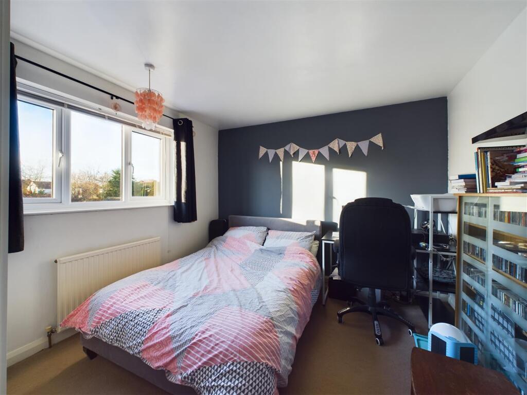 BEDROOM 2