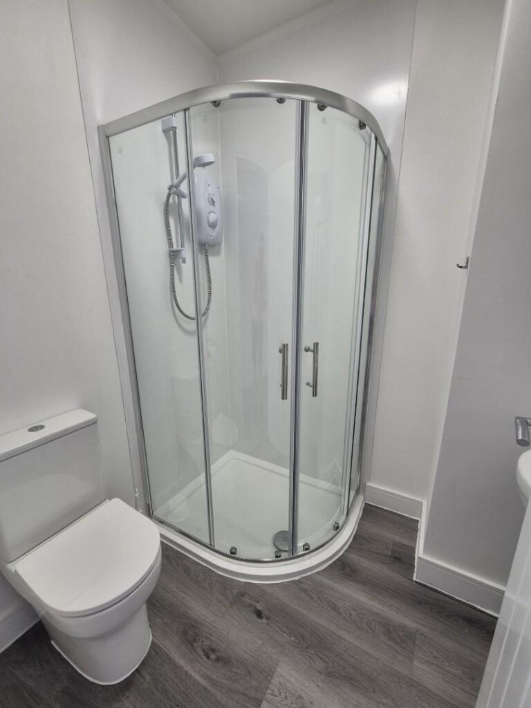 thumbnail_341 Southmead Road Shower Room.jpg