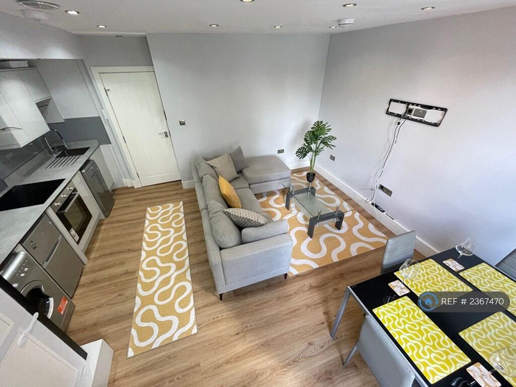 Large Open-Plan Living Space 