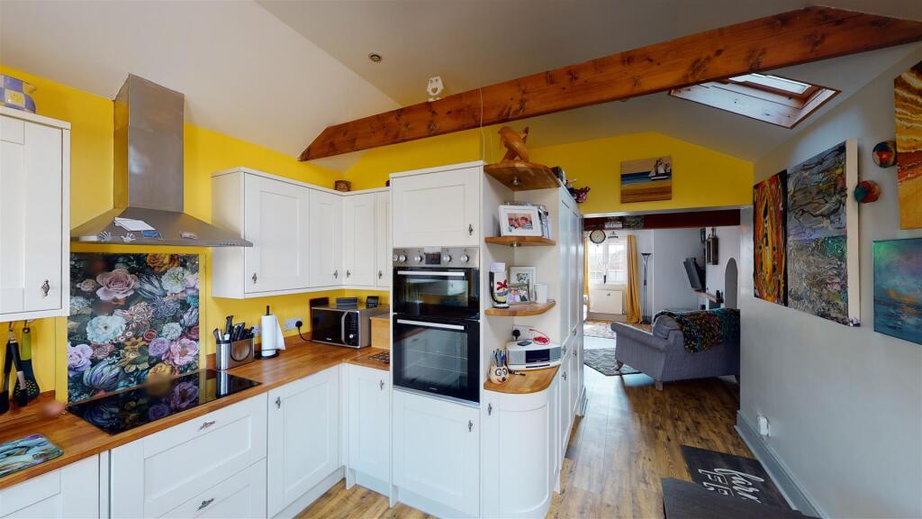 2-Albert-Cottages-03282022_150038.jpg