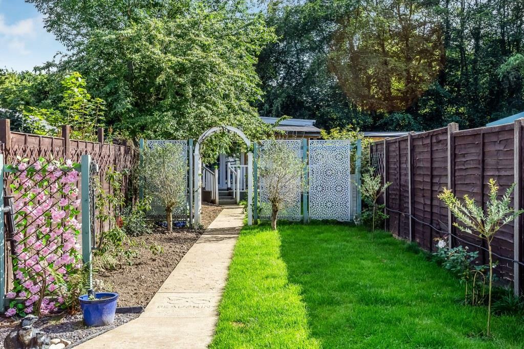 rear garden 2.jpg