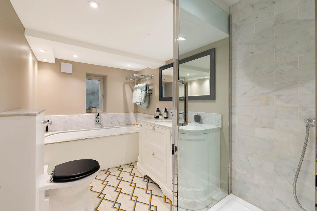 AWinship-7068-02-Hig