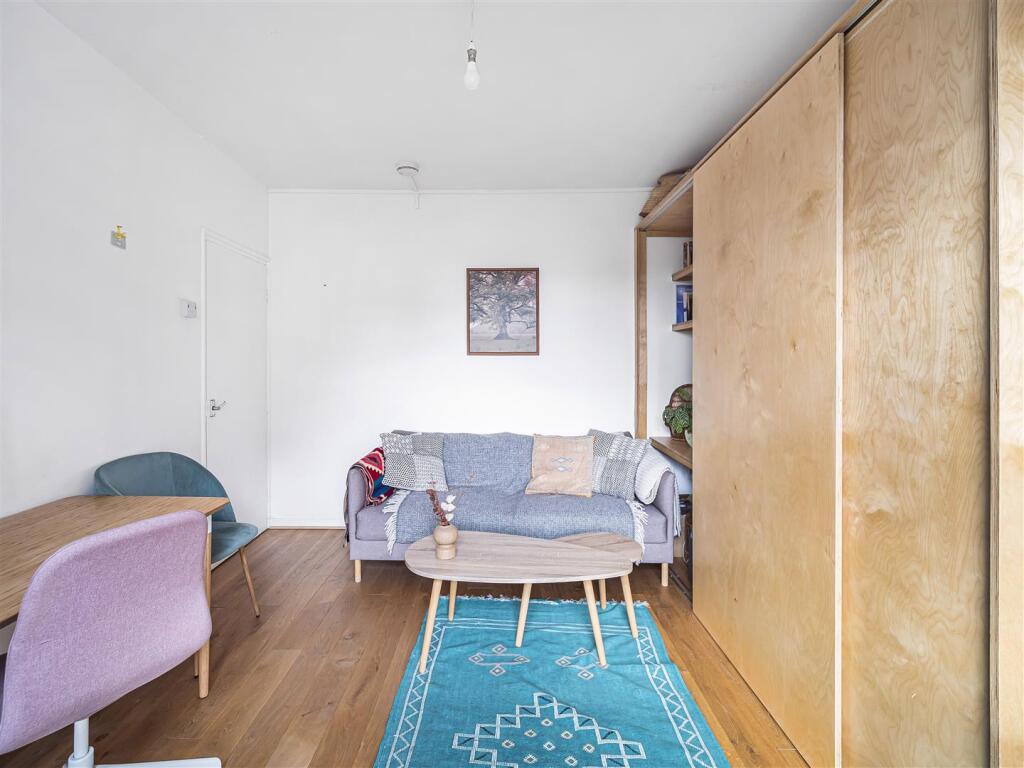 Warburton Street, E8