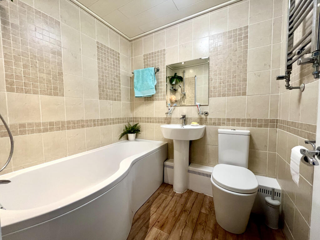 Family Bathroom Suite