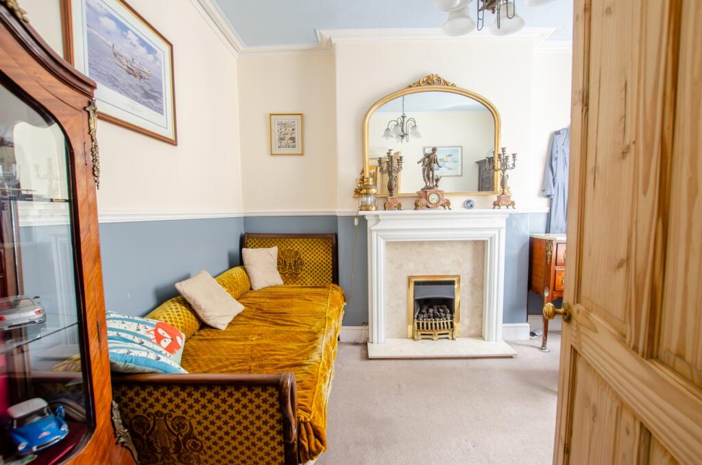 31 Castle Street TPS Bodmin 01208 74182-2