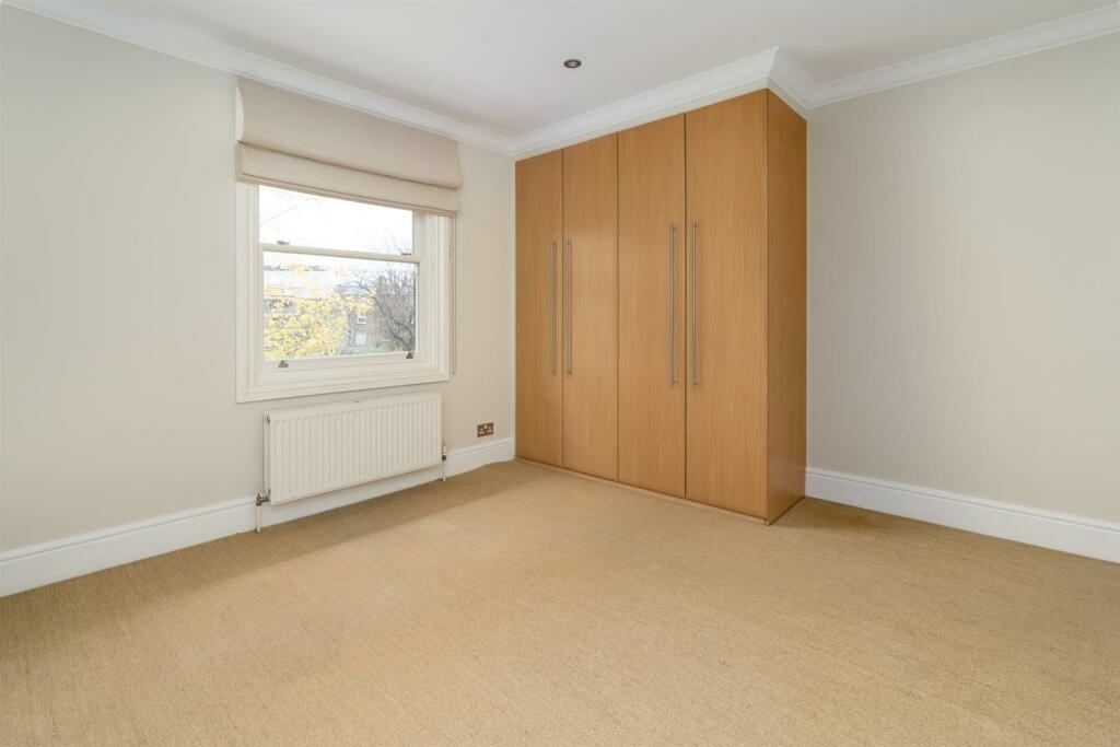 Bedroom 1.jpg