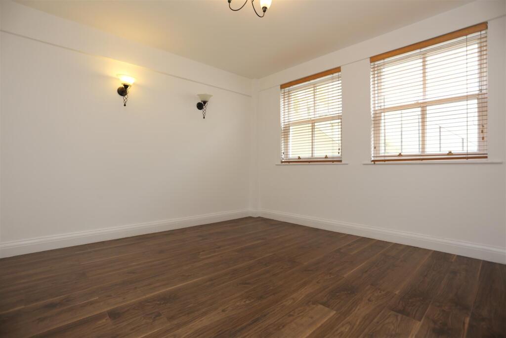 5 Percival Mansions new bed 2.JPG
