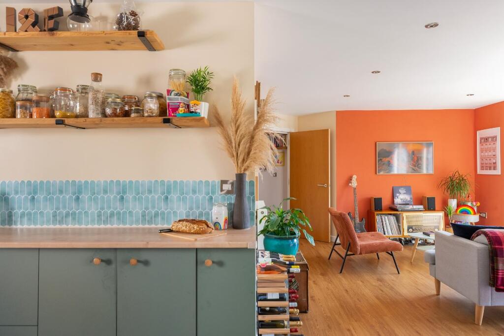 0C6SBV - Kitchen A.jpg