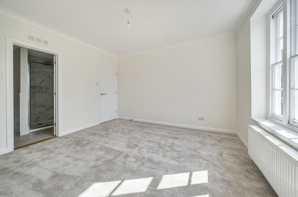 1328732-3-687e892...