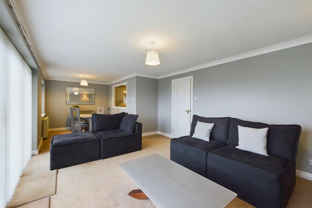 Open Plan Lounge ...