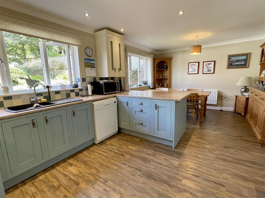 Kitchen/Breakfast Room