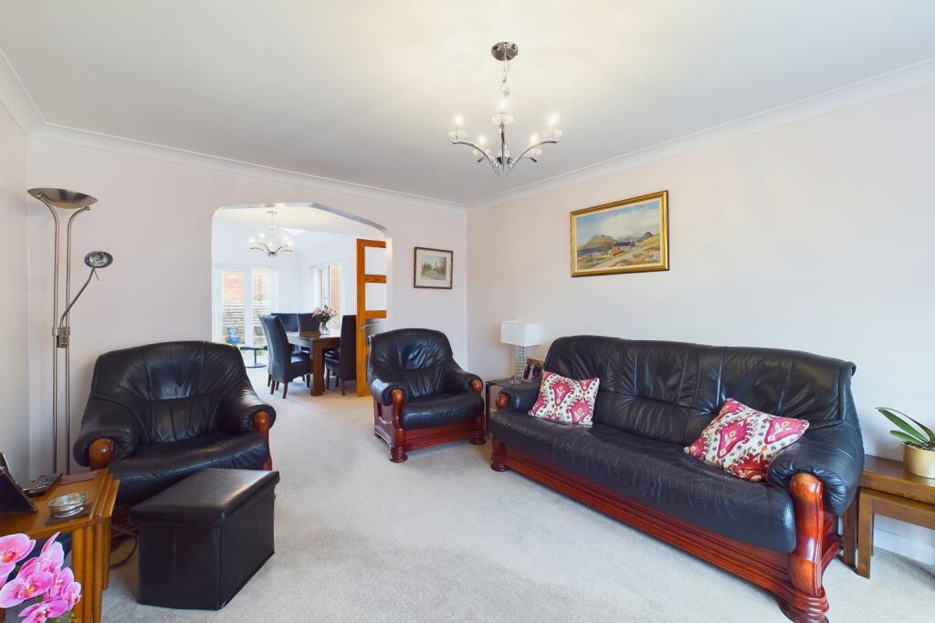 CAM03162G0-PR0215-STILL030