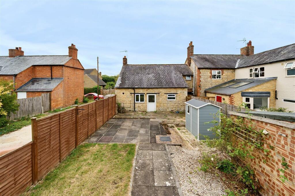 38 High Street, Paulerspury