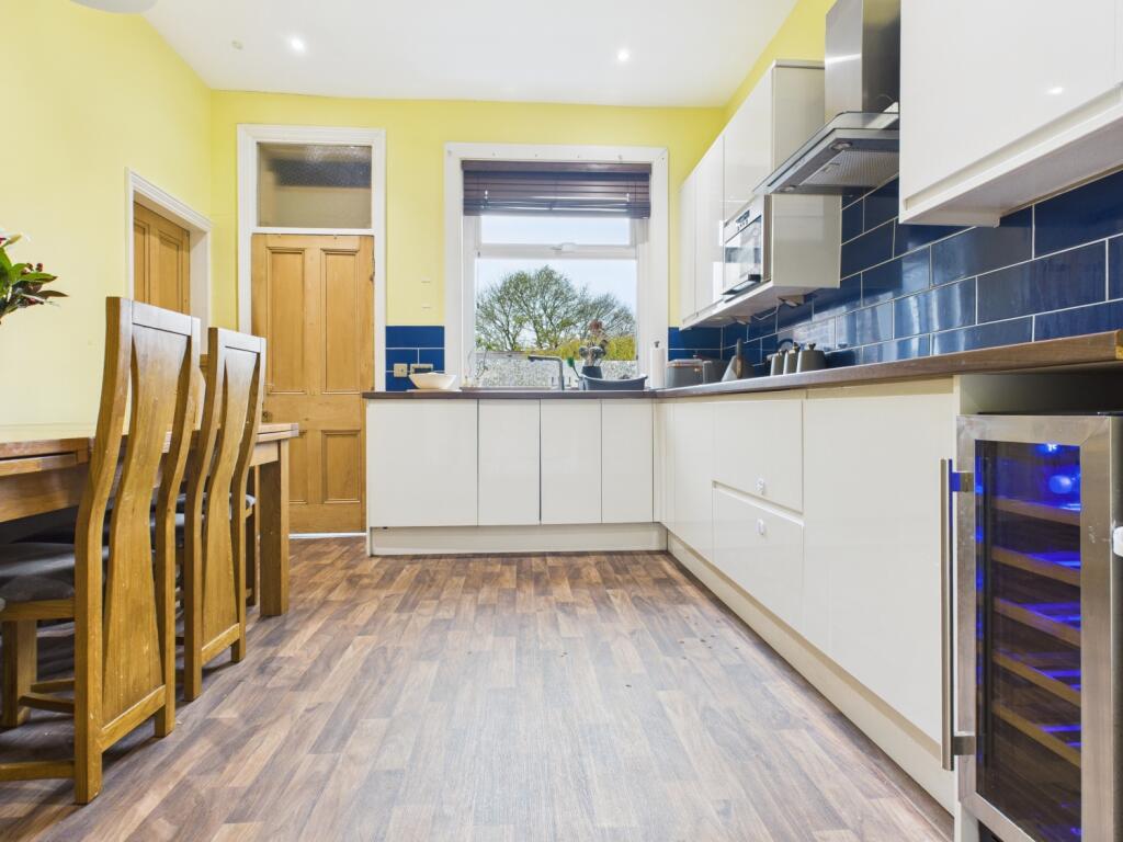 CAM03729G0-PR0165-STILL022