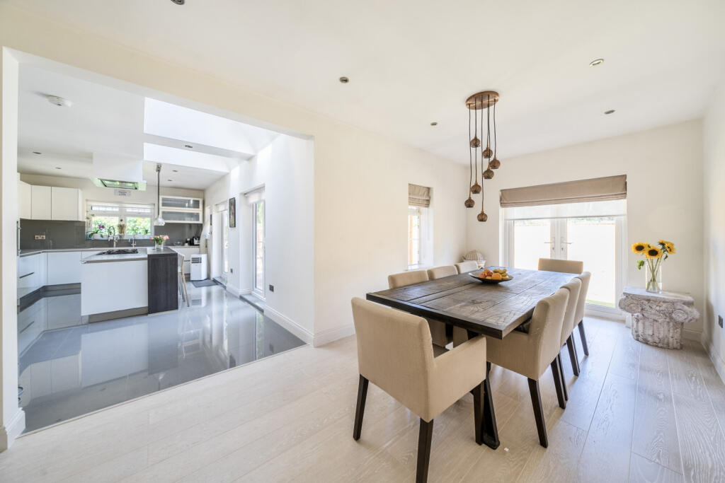 1320482-18-686d3f...