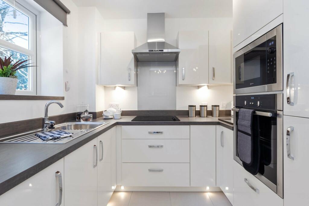 Stylish show apartment interiors 