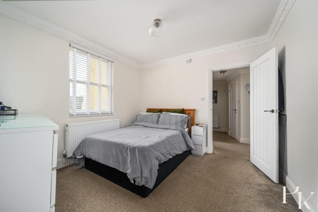 flt-6-osbourne-mansions-bn3 (3) .jpg