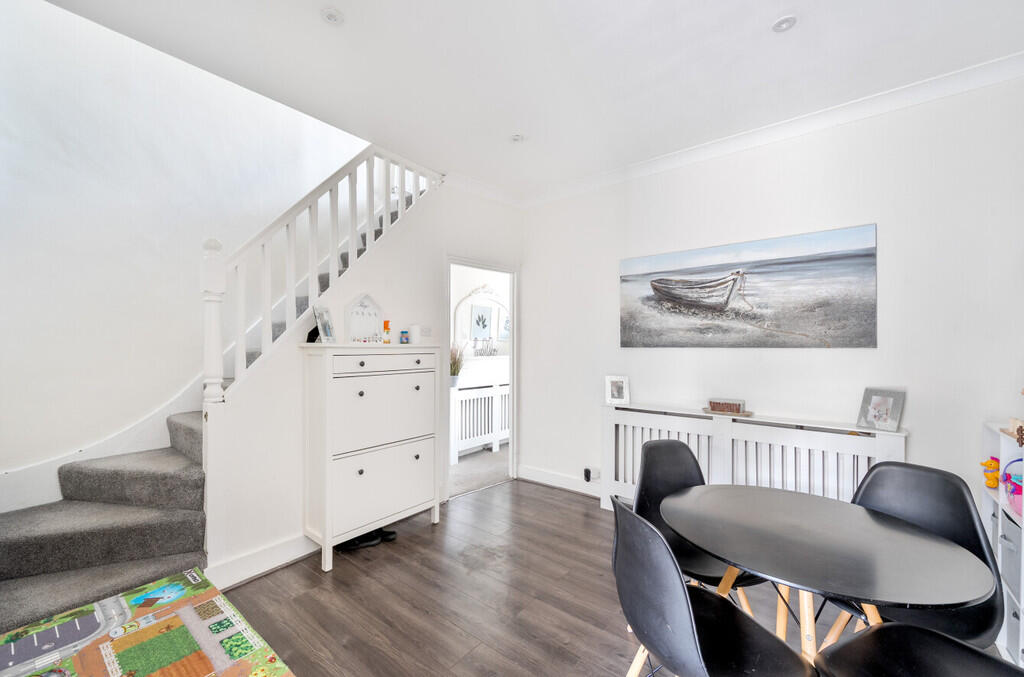 1324775-6-687608f...